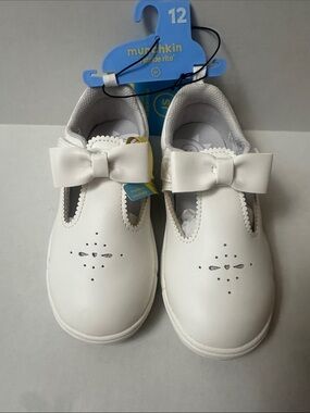 Munchkin White Girls' Bow Mary Jane Dress Shoes